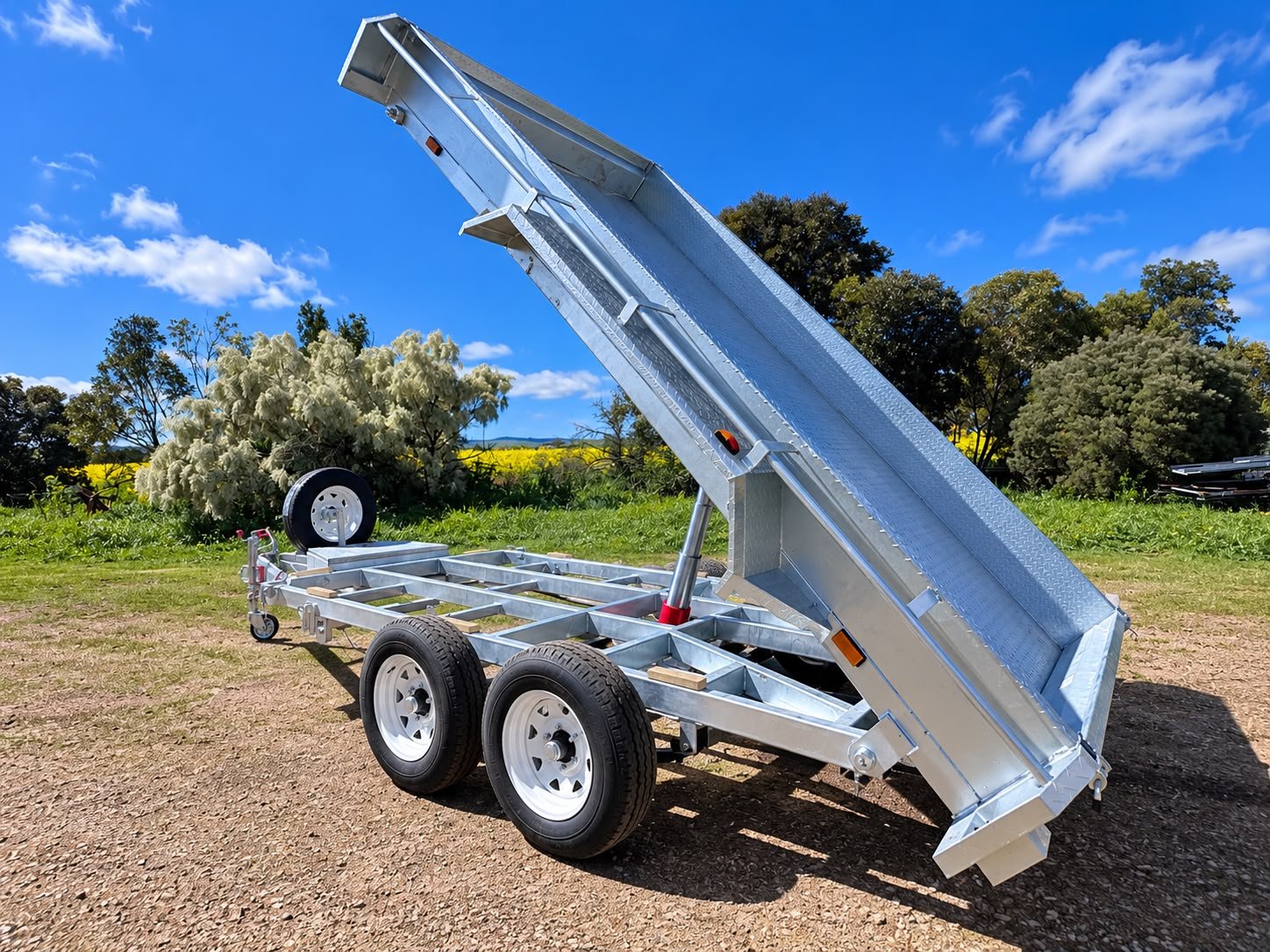 12X6 Hydraulic Flat Top Trailer - Tandem Axle - Image 6